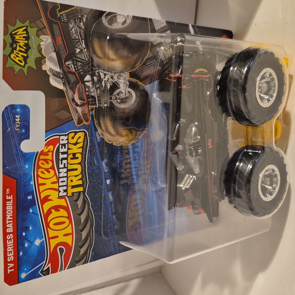 B1 Hot Wheels Monster Trucks TV Series Batmobile